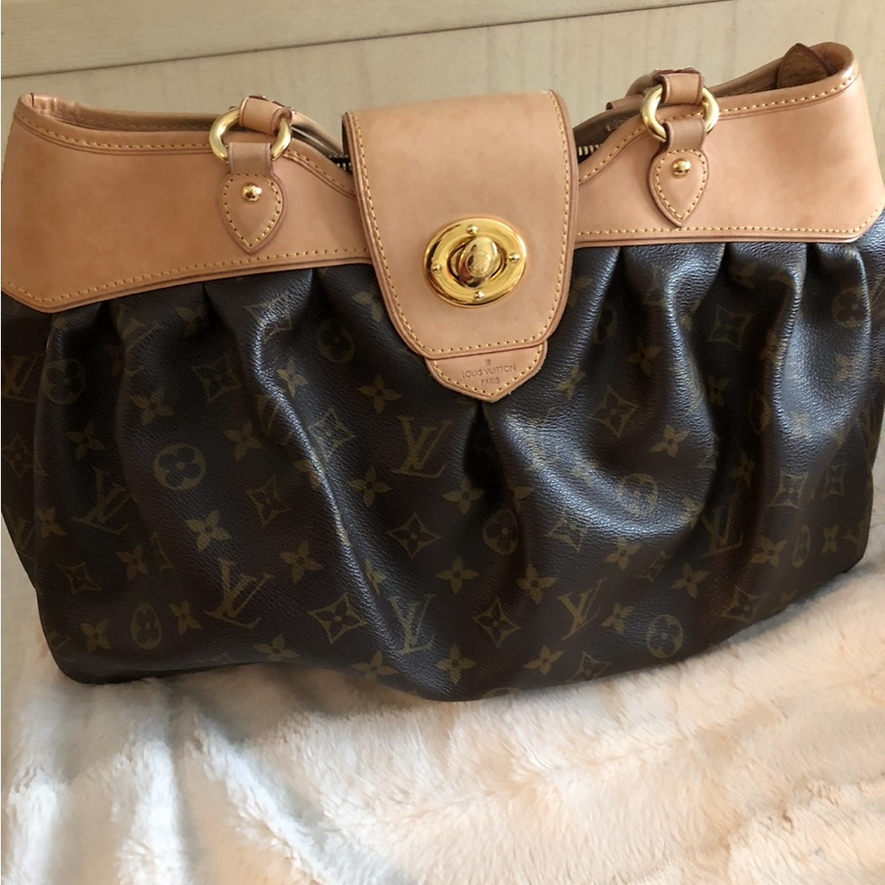 LOUIS VUITTON
Monogram Boetie MM